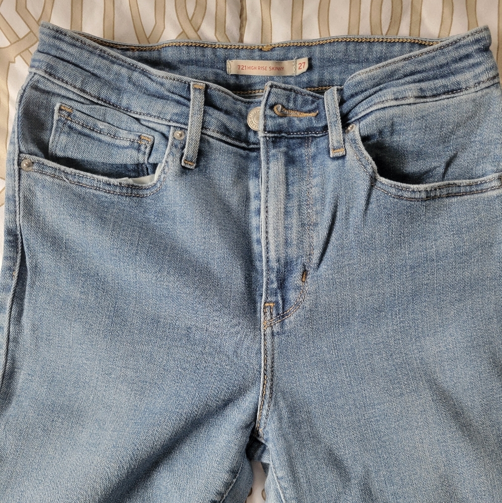 LEVIS JEANS EUC. SIZE 27